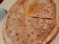 猪肉酸菜饼-甲乙饼·手工牛肉饼(东方广场店)