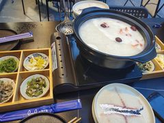 -牛牛和牛海鲜粥底火锅(长虹国际城店)