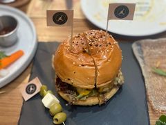 -Mark&Mars Restaurant