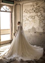 -艾米丽婚纱礼服