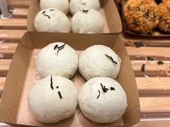 -好利来(上海虹桥新天地Lab主题店)