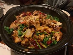 干锅牛蛙煲-馬蘭花開(车站大道店)