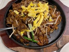 干炒牛肉河粉-金湖港式餐厅(建外店)