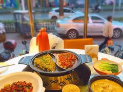 -阿瓦山寨·湘菜现炒·剁椒鱼头王(咸阳总店)
