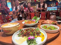 -老滇山寨•云南特色菜•地方菜•民族风情歌舞表演(金碧店)