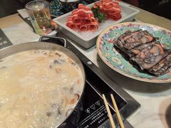 -尚尚仙·酸汤猪手·猪肚鸡火锅(华联万柳购物中心店)