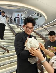 点击看大图 -Doris一站式游轮婚礼船东直营店(外滩店)