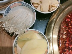 -周小明火锅(黑金冠社区店)