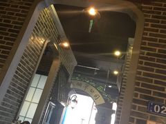 -东口码头·烧鸽子·鱼头泡饼·地方菜(金鹰悦城店)