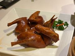 脆皮乳鸽-利苑酒家(合景国际金融广场店)