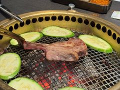 -铭牛烧肉·和牛海鲜自助(高新月牙湖店)