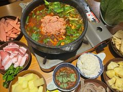 -包整·丝娃娃(一览甲秀楼风景店)