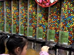 -m豆巧克力世界(上海世茂广场店)