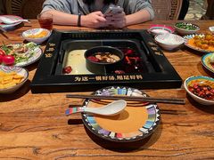 -老牌坊云南鱼豆花火锅(爱建店)
