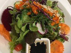 -Chom Cafe and Restaurant