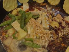 -东北食府·铁锅炖(花溪湾店)