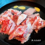 土豆的粉糯甜，龙骨的肉鲜香