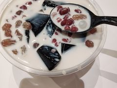 招牌烧仙草-徐小包(黎阳in巷店)