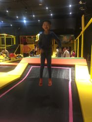 -蹦蹦跳跳(新奥购物中心店)