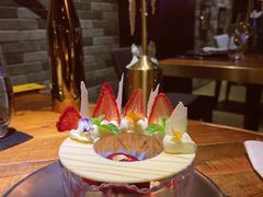 草莓奶冻-AZUL by FUEL蓝色·法式酒馆(琶醍店)