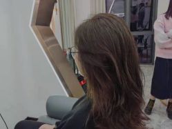 点击看大图 -V8潮牌·接发烫染连锁