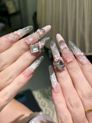 -Lucky girl建构养甲·中式翘睫专业店