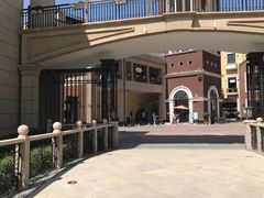 -王府井奥莱临潼小镇(临潼店)
