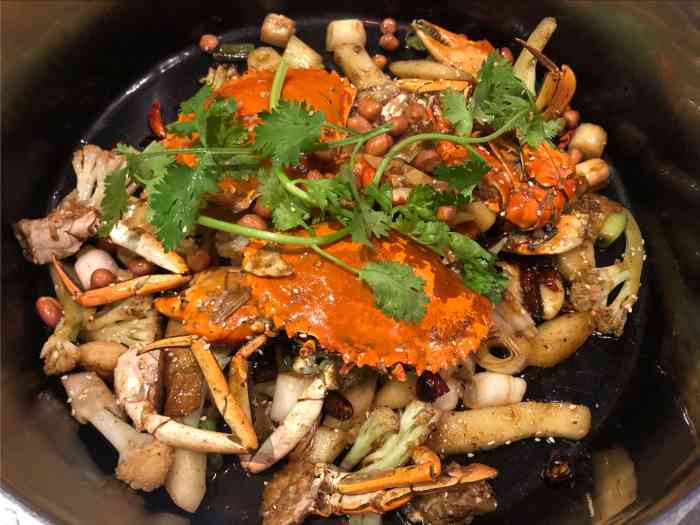 青岛扎啤城迷踪蟹火锅