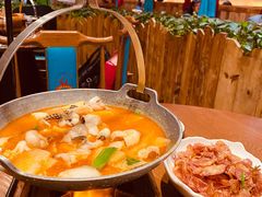 -老滇山寨•云南特色菜•地方菜•民族风情歌舞表演(金碧店)