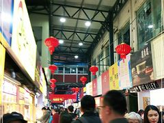 -泰龙城小吃街