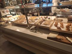 面包甜点陈列柜-The COOK·厨餐厅·自助餐(浦东嘉里大酒店)