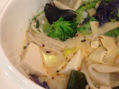 -阿上阿上麻辣香锅&麻辣烫(朝阳蓝色港湾店)