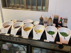 自助调料区-管家巷重庆火锅牛蛙黄骨鱼(东晓南店)