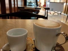 卡布奇诺-The Lounge大堂酒廊·咖啡·沙拉·下午茶(金茂深圳JW万豪酒店)