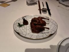 脆皮乳鸽-新荣记(南京西路店)
