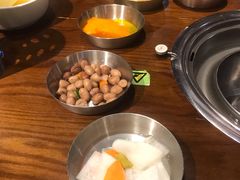 小菜碳生菜无限量-·缸桶屋·韩式牛肋条自助烤肉(西湖D11店)
