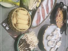 -品也·鲍鱼鸡火锅(皇庭广场店)