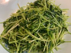 清炒豌豆苗-羲和雅苑•北京烤鸭(平安国际金融中心店)