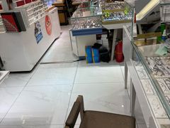 -美式眼镜·授权蔡司.依视路.尼康.豪雅.明月(人民广场店)