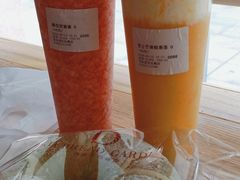 -顶东面包花园·生日蛋糕(世博店)