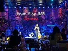 -FOUR PLAY BAR