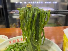 精瘦肉臊子面-手擀菠菜面(西康路店)