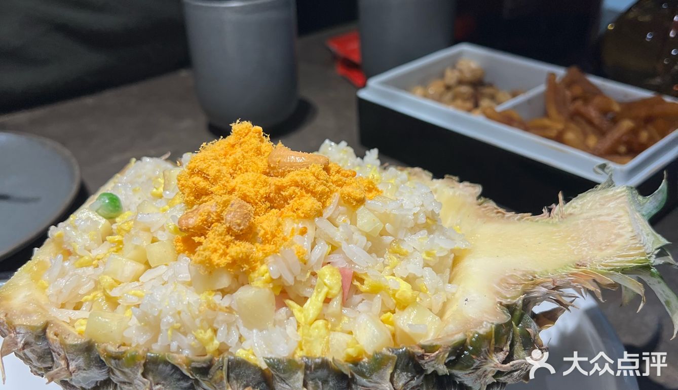 位于五道口购物中心五层。店内干净整洁，座椅设计舒适