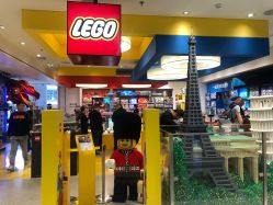 -乐高品牌旗舰店(人民广场店)