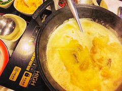 浓厚原只鸡煲花胶汤-鲜入围煮花胶鸡海鲜火锅