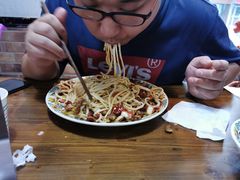 -歹歹的加个面过油肉拌面