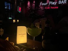 -FOUR PLAY BAR