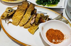 Pan-fried Wuchang Fish