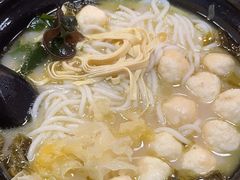 -灵芝妹子海鲜米线(瓦房店新玛特店)