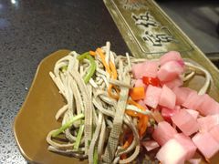 -宽板凳老灶火锅(台湾街店)